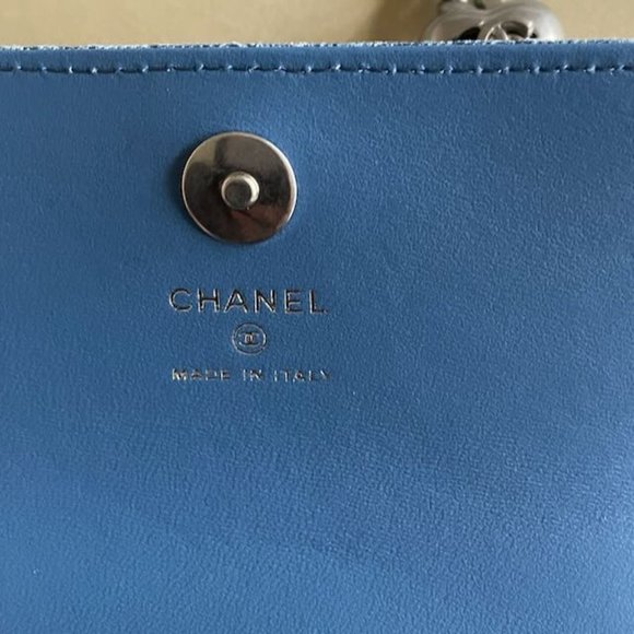 CHANEL Clutch Bag with Silver Chain - Picture 6 of 7